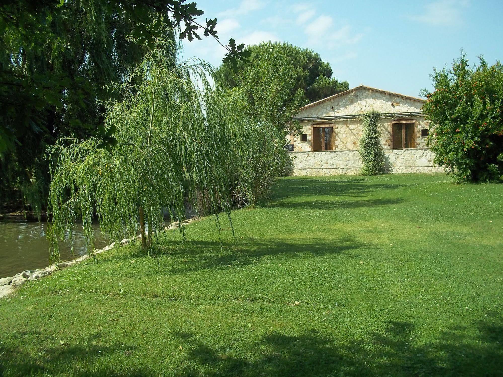 Agriturismo Lupo Cerrino Tarquinia Bagian luar foto